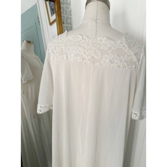 VINTAGE Olga Long Nylon & Lace Peignoir Button Open Robe Size Small - Picture 4 of 9
